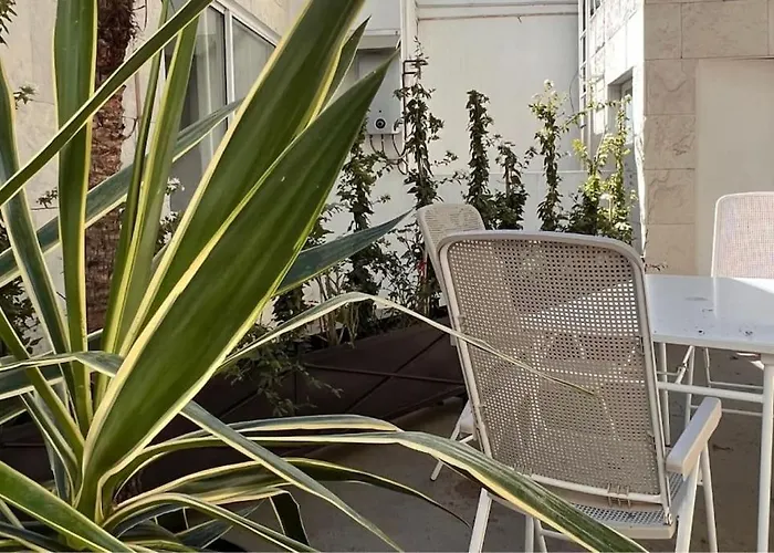 Condesa Amsterdam E Cozy Living Space In The Heart Of The On Amsterdam Avenue Apartment *